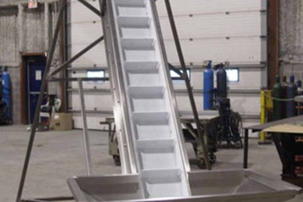 incline conveyor with feed hopper